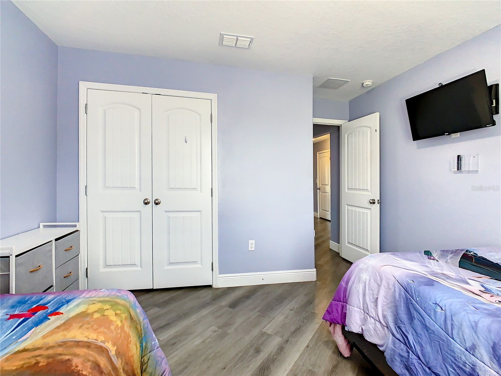 Slide show image of the Orlando Florida Home for Sale 30