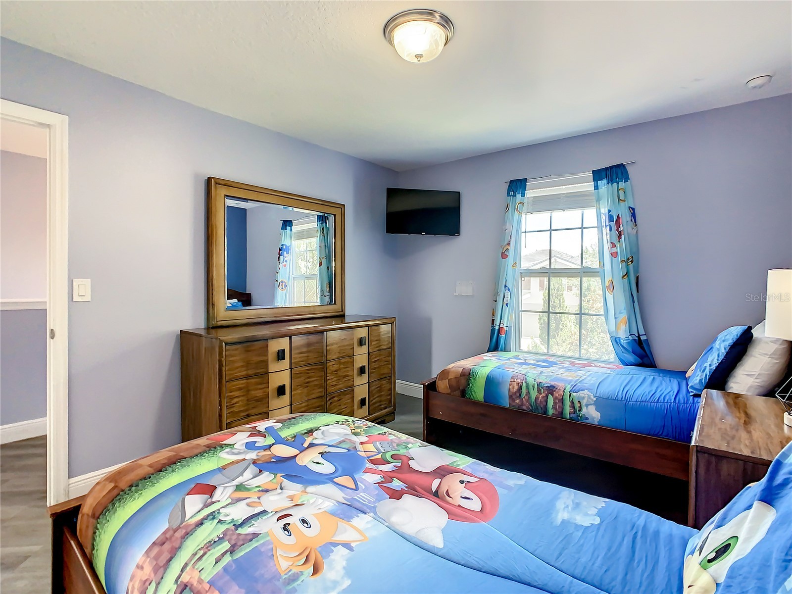 Slide show image of the Orlando Florida Home for Sale 36