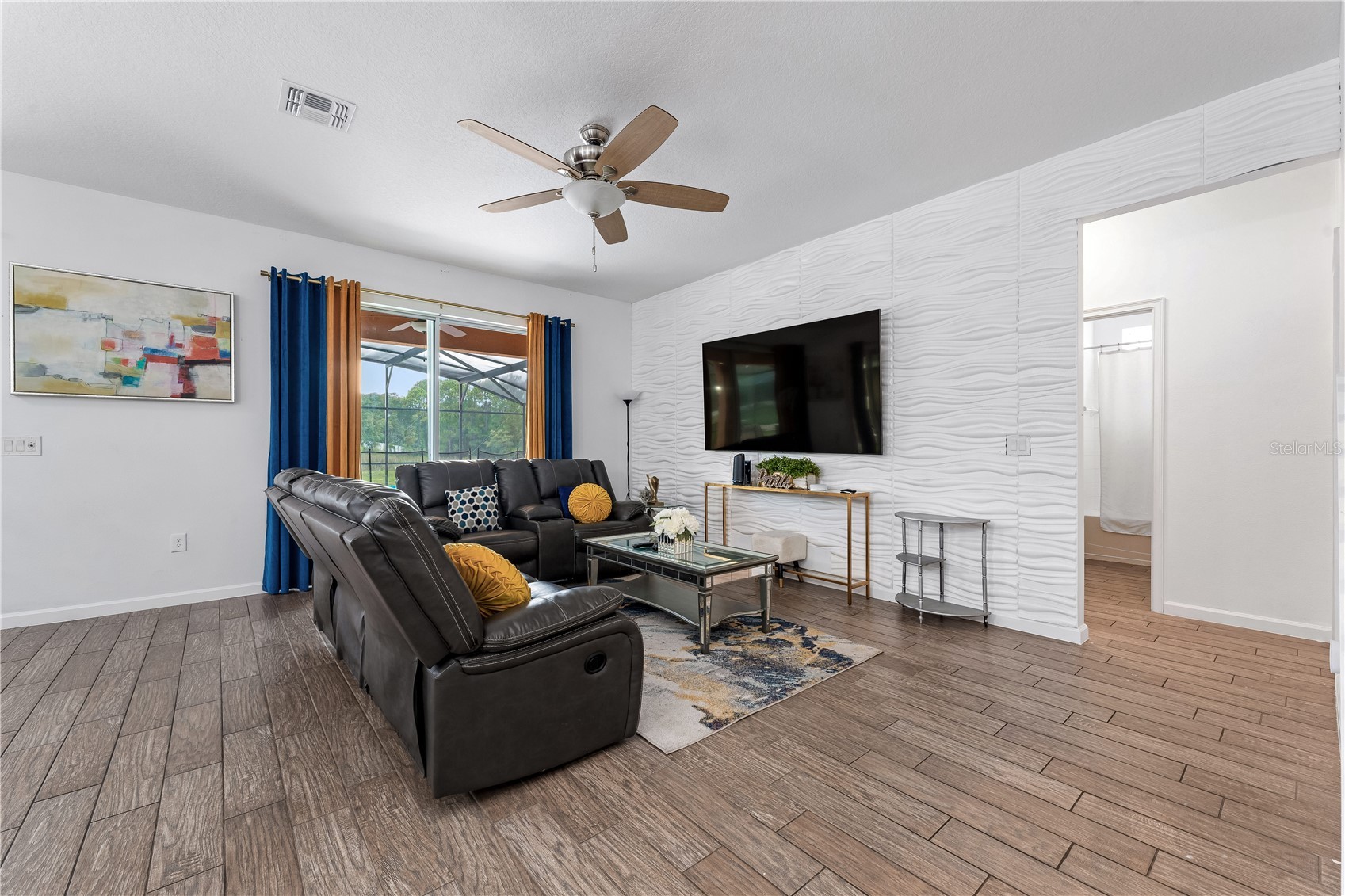 Slide show image of the Orlando Florida Home for Sale 06