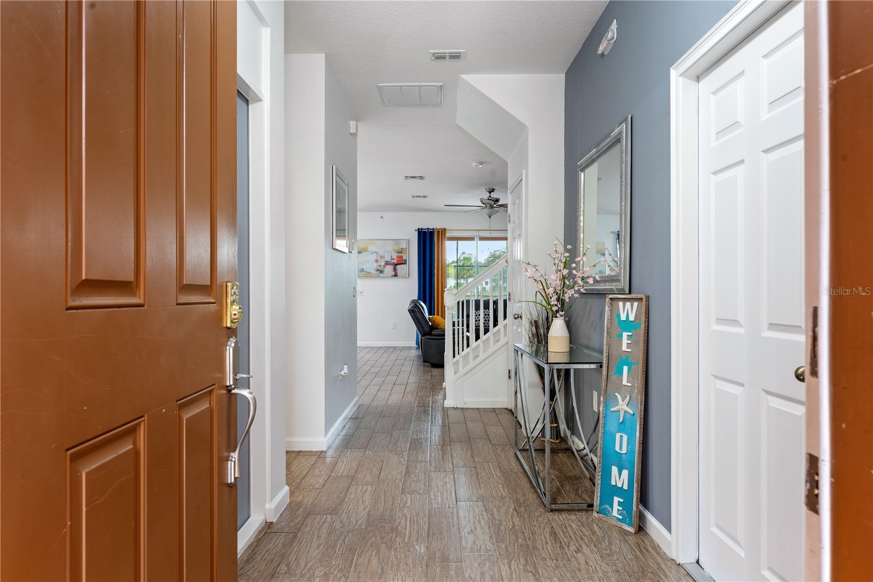 Slide show image of the Orlando Florida Home for Sale 34