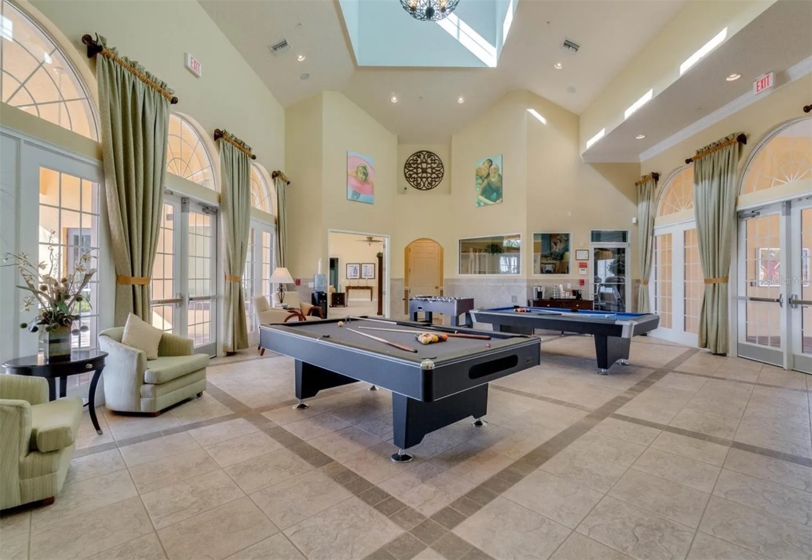 Slide show image of the Orlando Florida Home for Sale 41