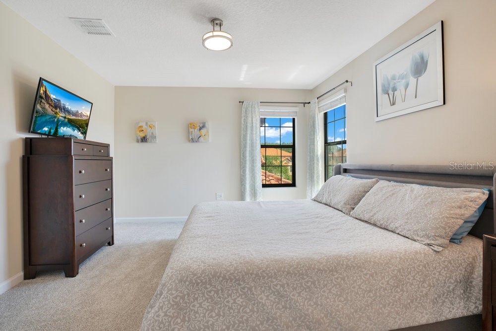 Slide show image of the Orlando Florida Home for Sale 30