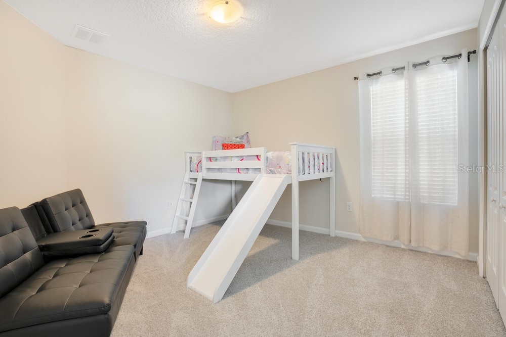 Slide show image of the Orlando Florida Home for Sale 32