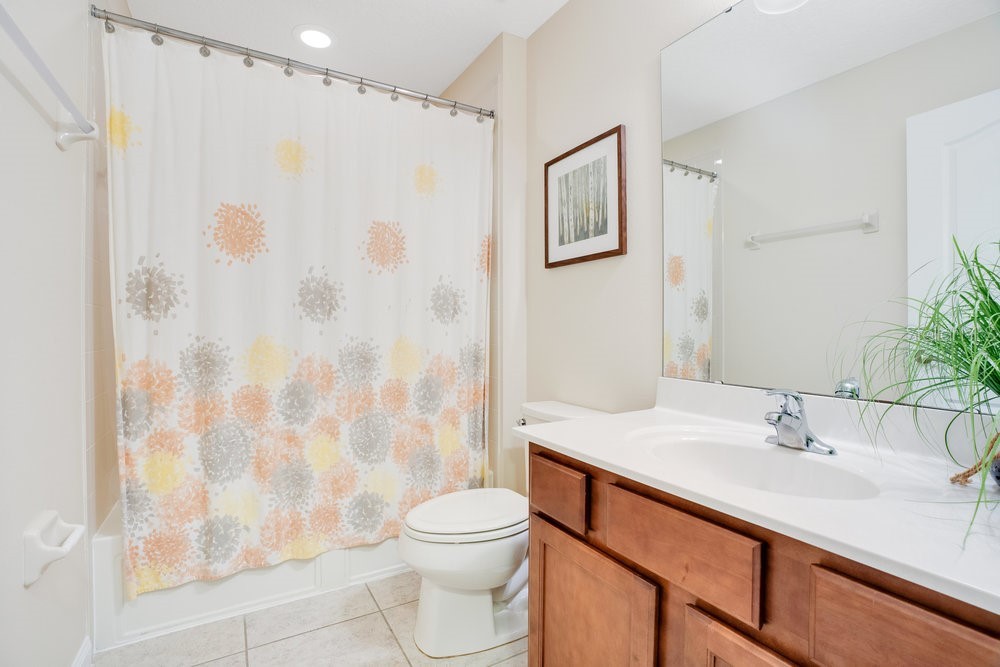 Slide show image of the Orlando Florida Home for Sale 34