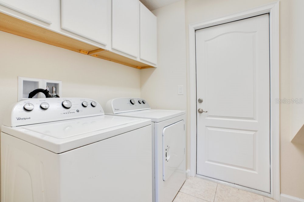 Slide show image of the Orlando Florida Home for Sale 35