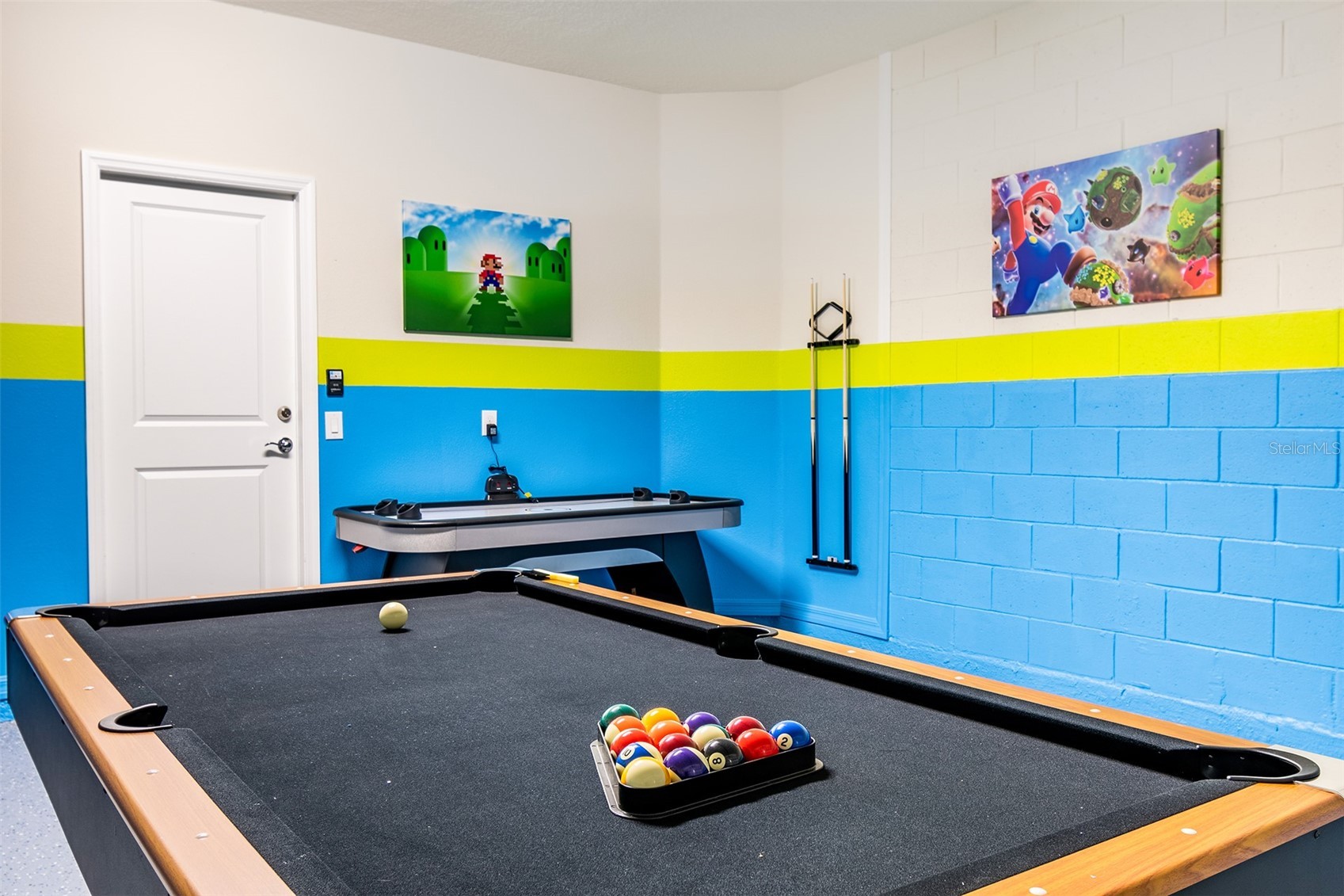 Slide show image of the Orlando Florida Home for Sale 23