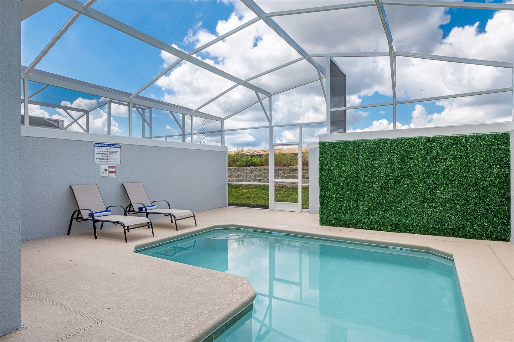 Slide show image of the Orlando Florida Home for Sale 15