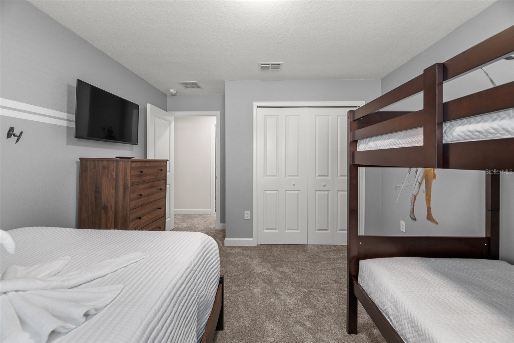 Slide show image of the Orlando Florida Home for Sale 29