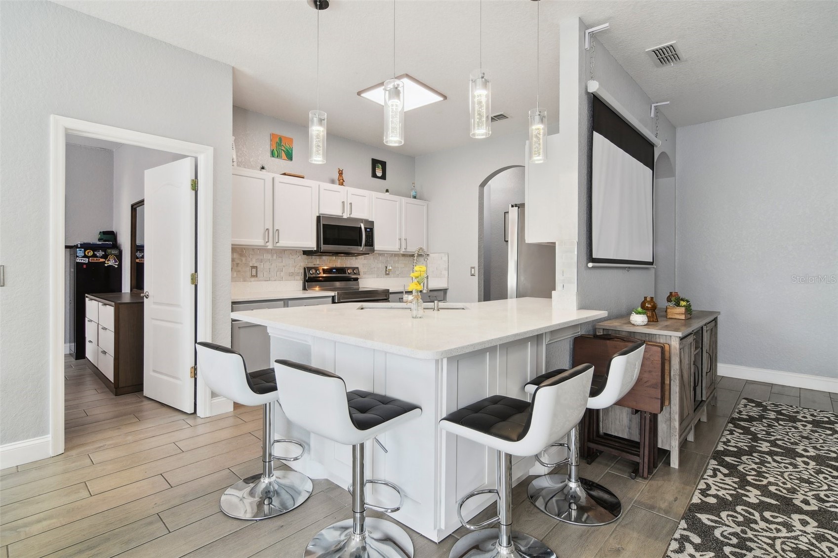 Slide show image of the Orlando Florida Home for Sale 07