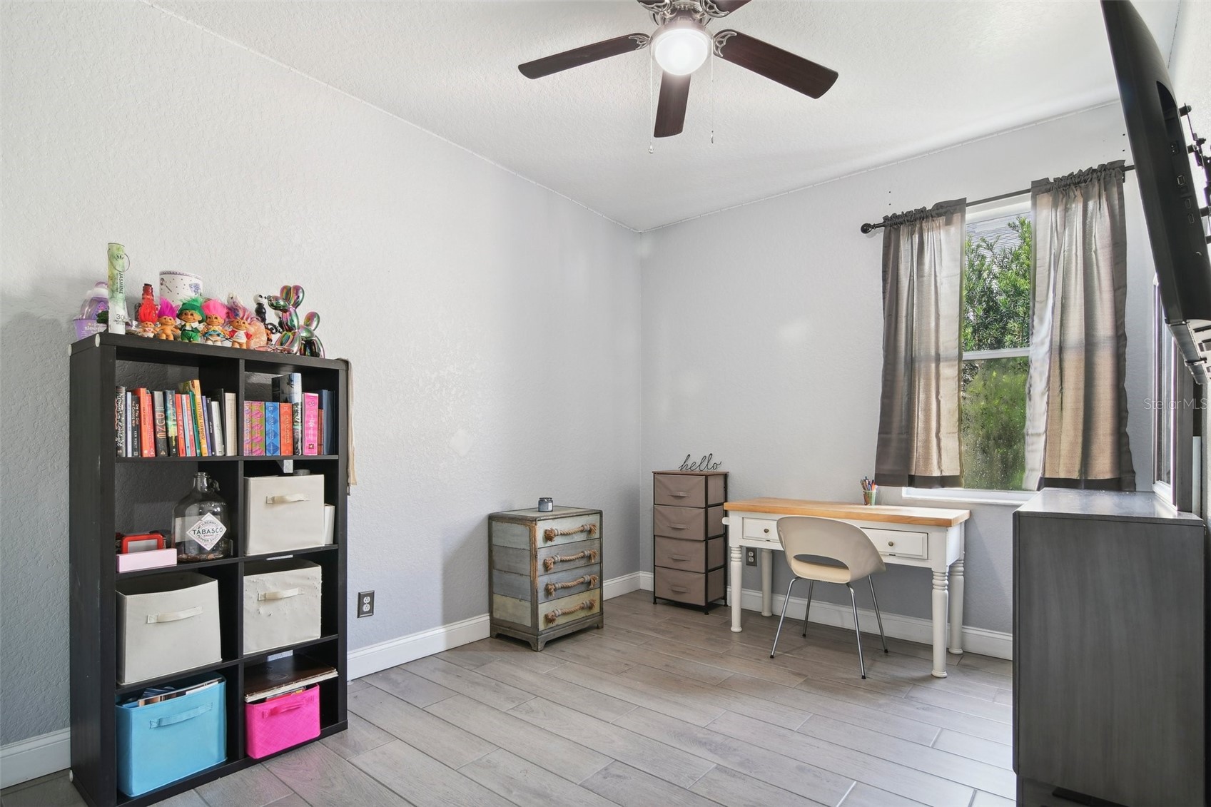 Slide show image of the Orlando Florida Home for Sale 14