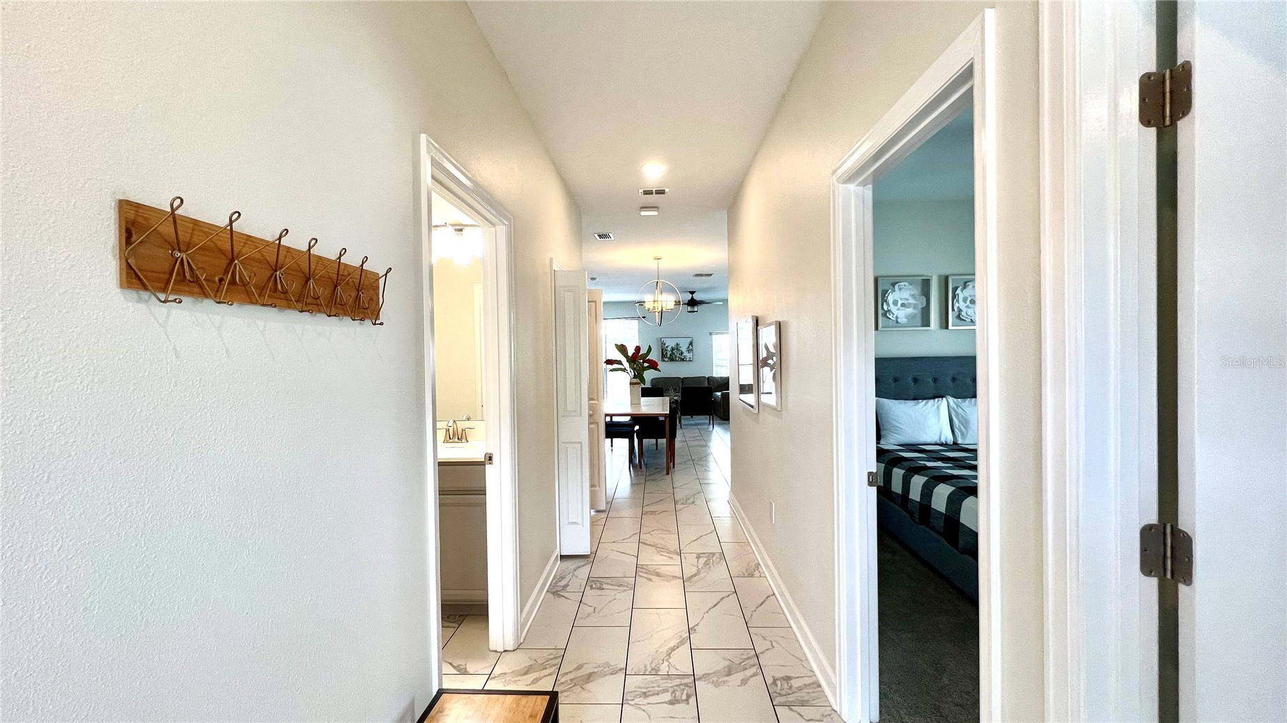 Slide show image of the Orlando Florida Home for Sale 12