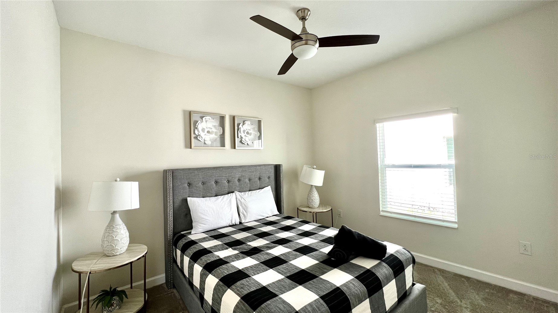 Slide show image of the Orlando Florida Home for Sale 16