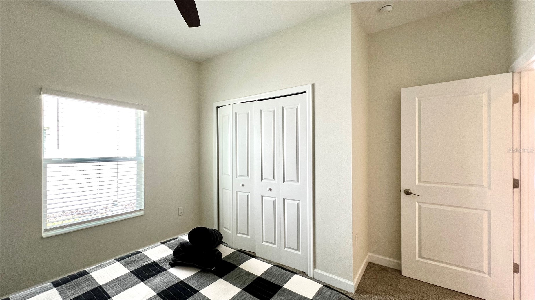 Slide show image of the Orlando Florida Home for Sale 17