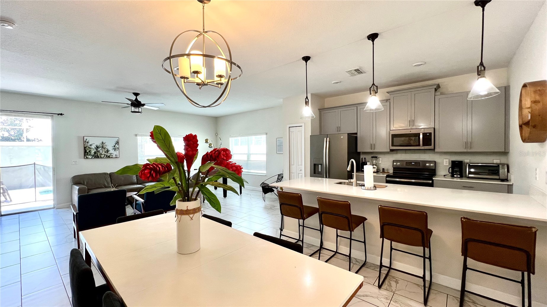 Slide show image of the Orlando Florida Home for Sale 25