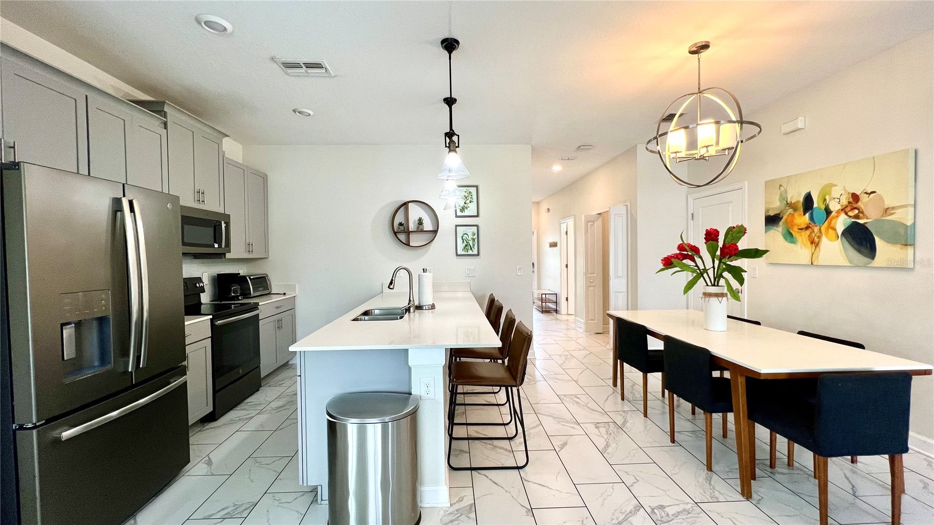 Slide show image of the Orlando Florida Home for Sale 28