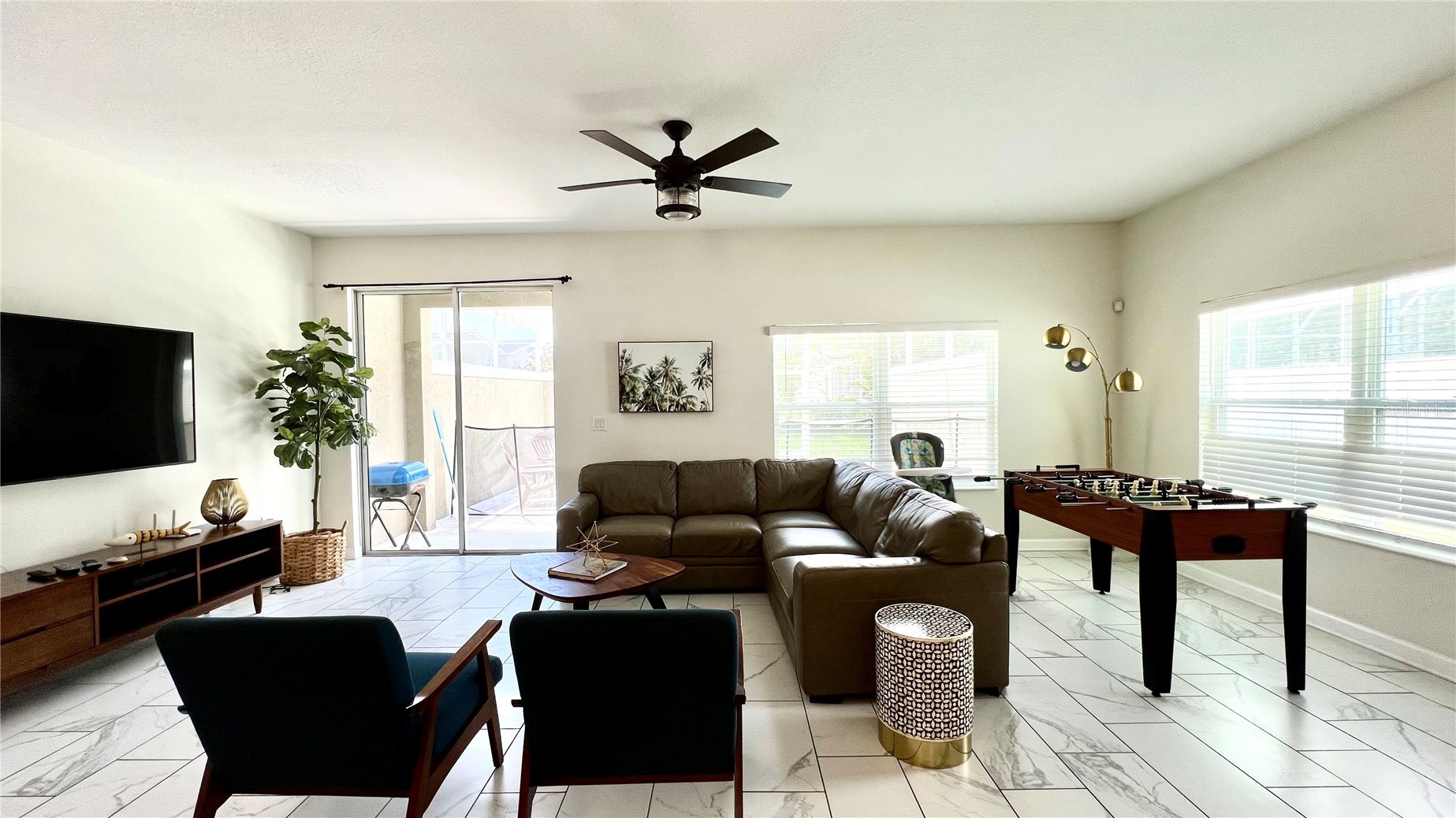 Slide show image of the Orlando Florida Home for Sale 30