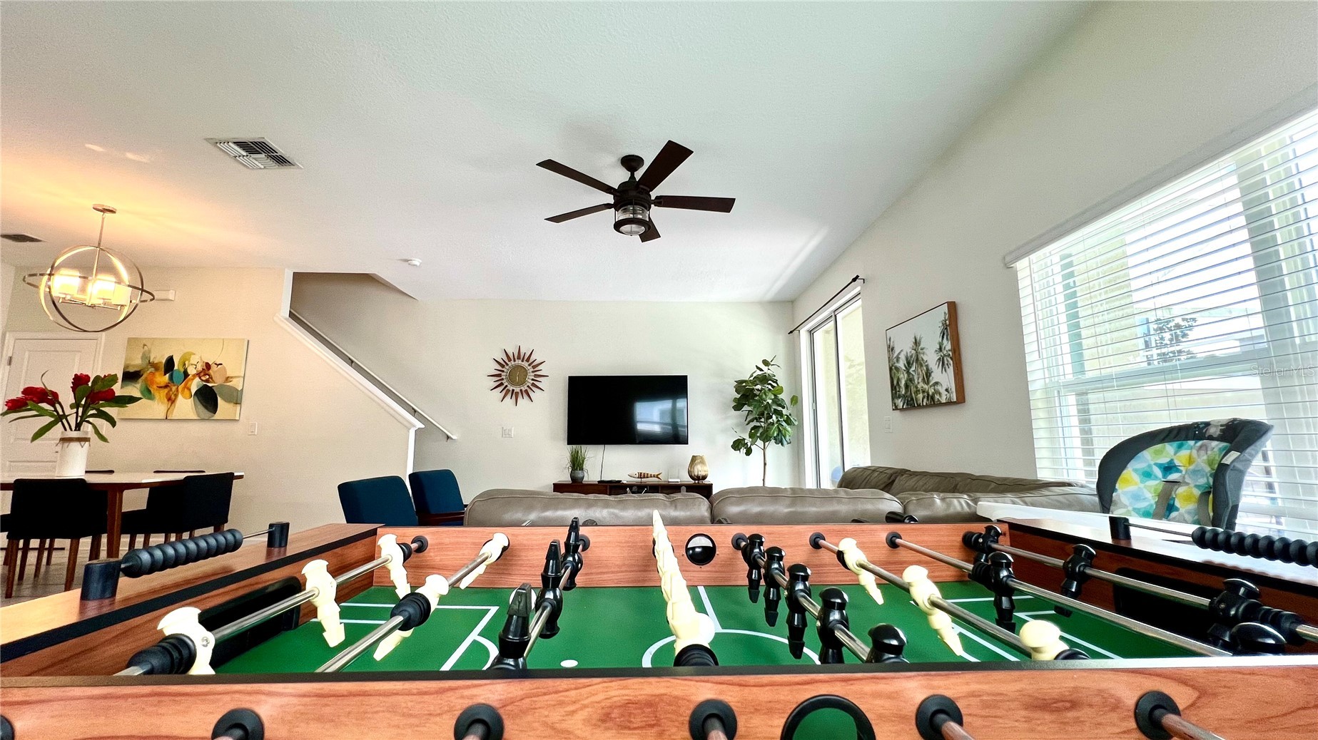 Slide show image of the Orlando Florida Home for Sale 33