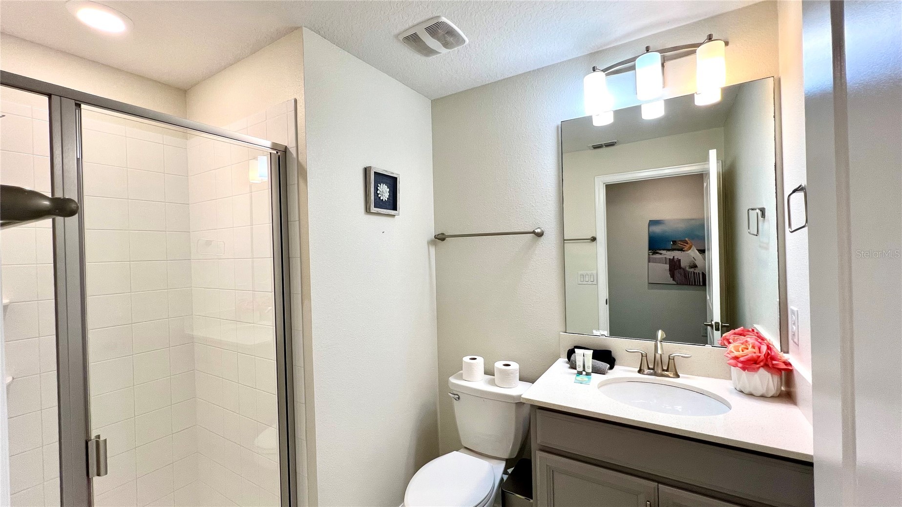 Slide show image of the Orlando Florida Home for Sale 52