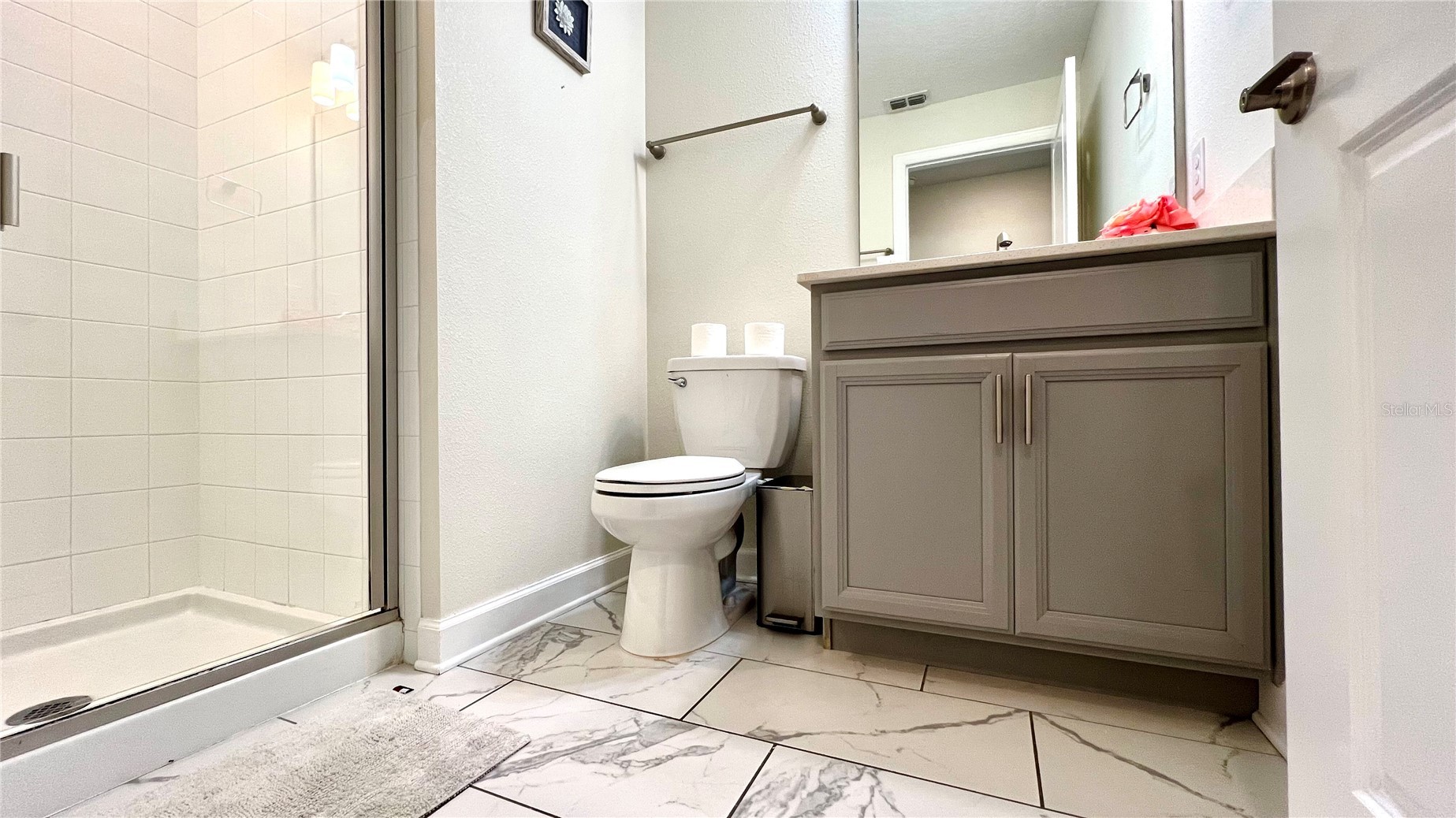 Slide show image of the Orlando Florida Home for Sale 53