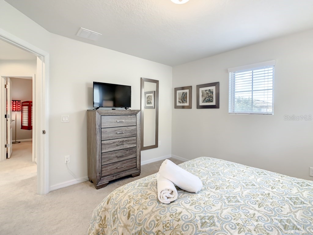 Slide show image of the Orlando Florida Home for Sale 14