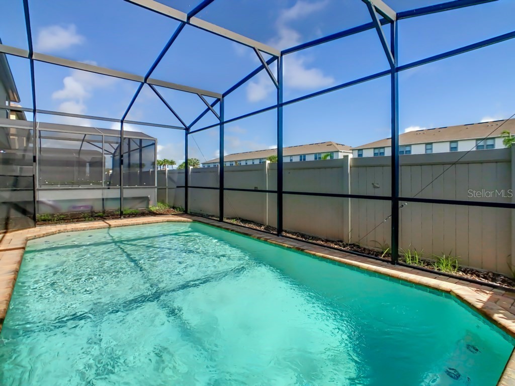 Slide show image of the Orlando Florida Home for Sale 29