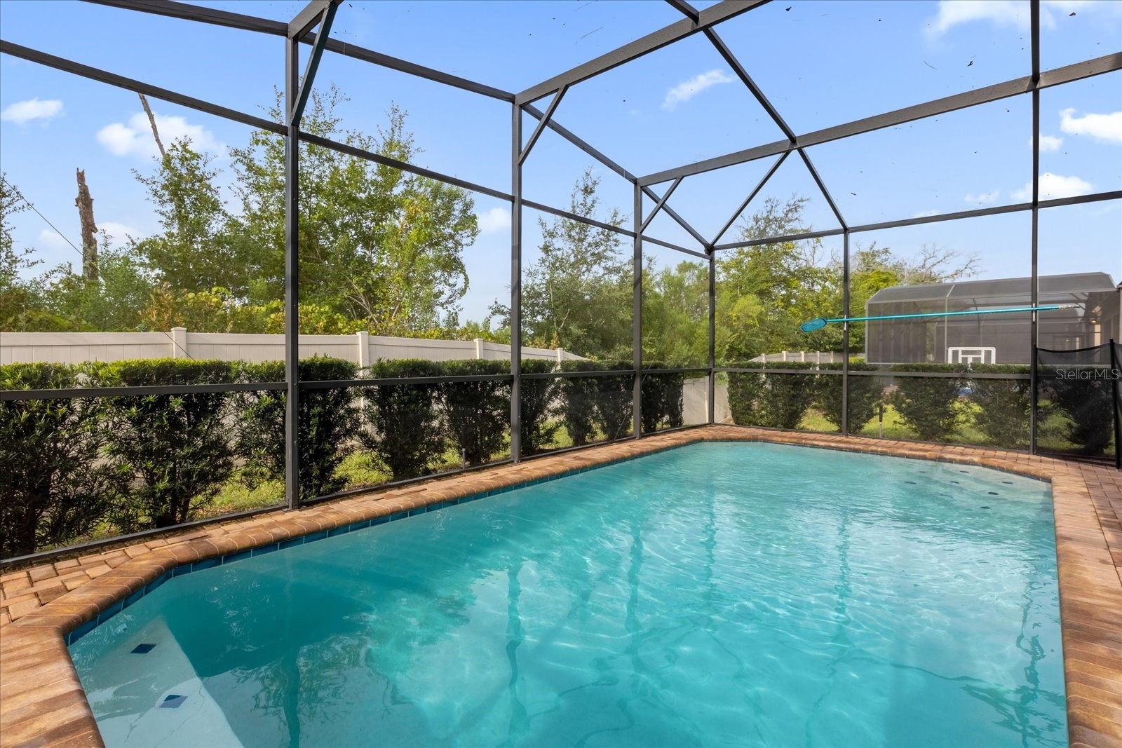 Slide show image of the Orlando Florida Home for Sale 37