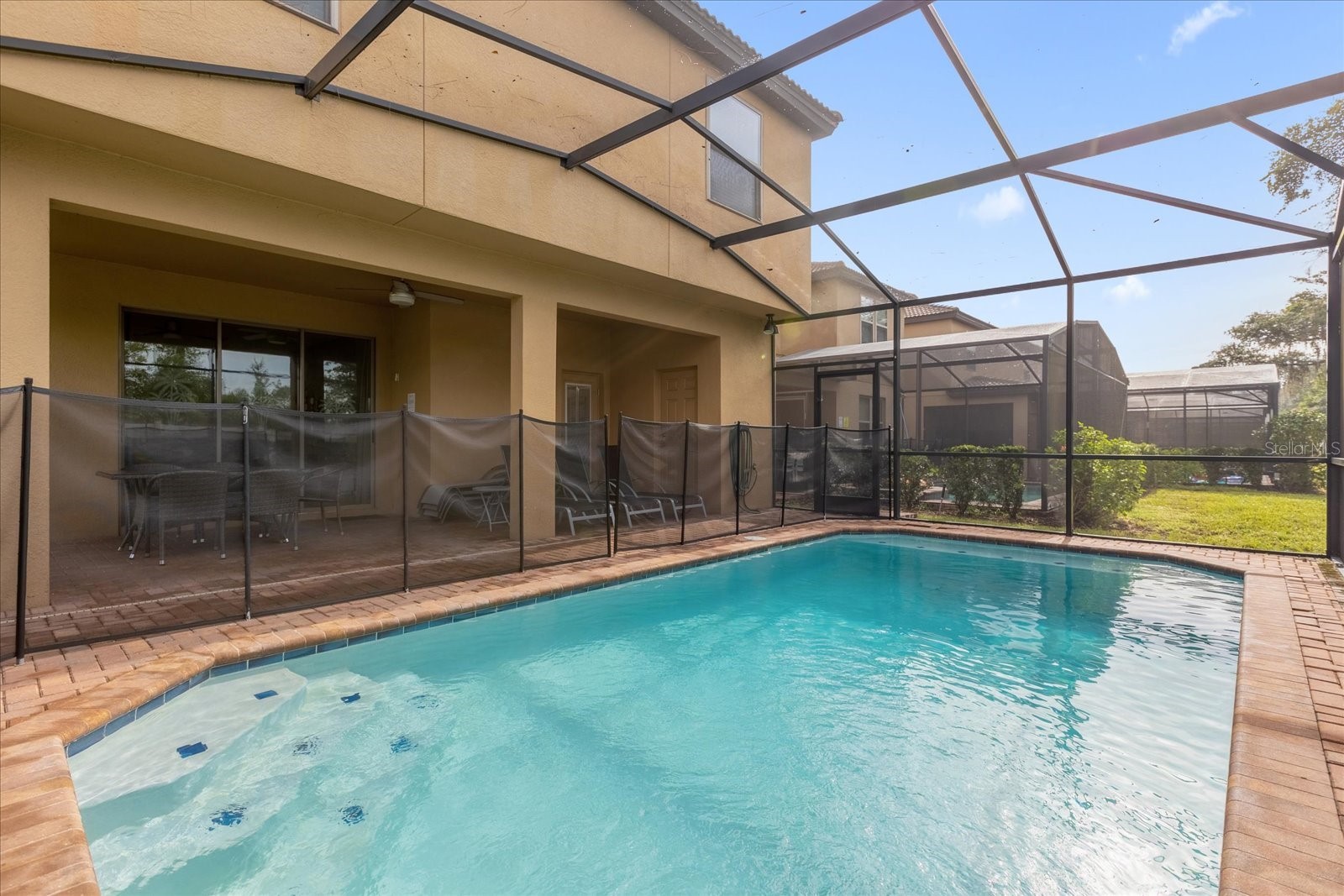 Slide show image of the Orlando Florida Home for Sale 38