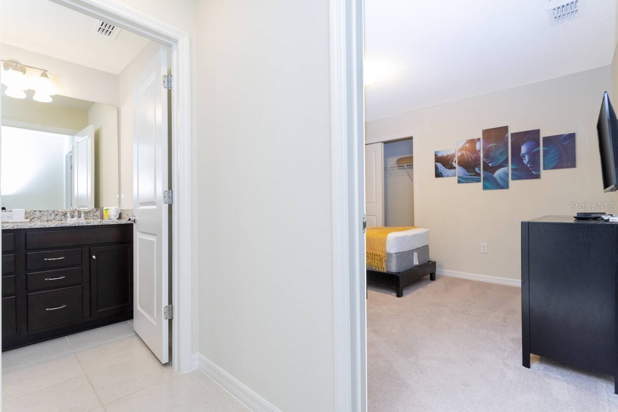 Slide show image of the Orlando Florida Home for Sale 19