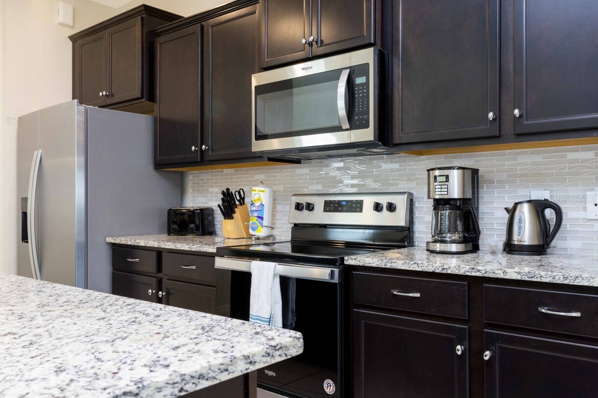 Slide show image of the Orlando Florida Home for Sale 23