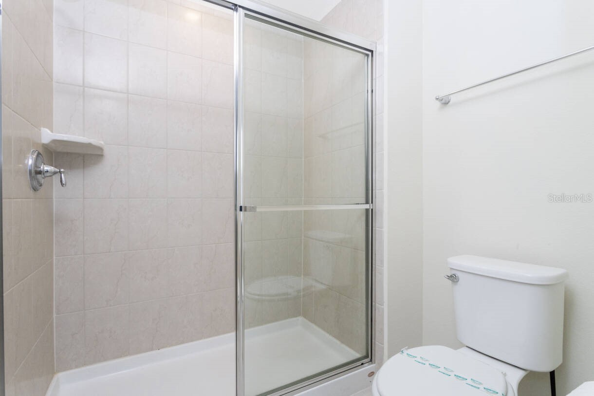 Slide show image of the Orlando Florida Home for Sale 38