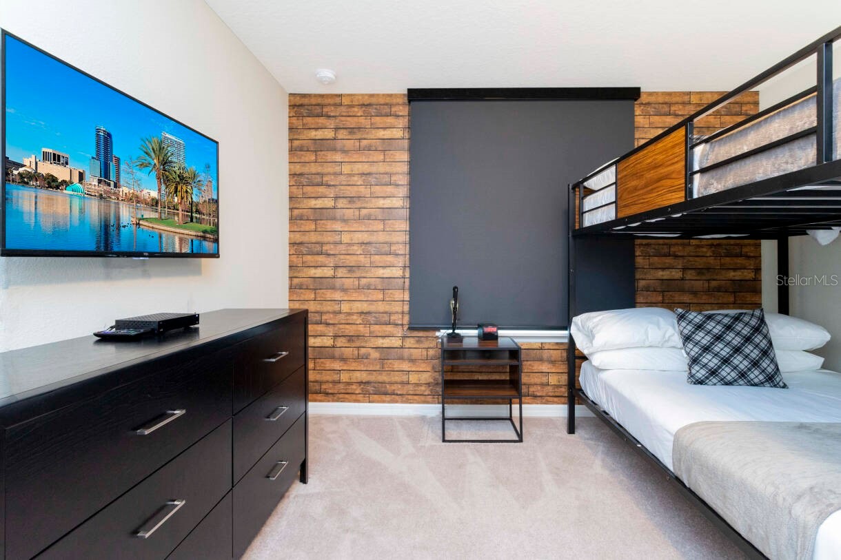 Slide show image of the Orlando Florida Home for Sale 42