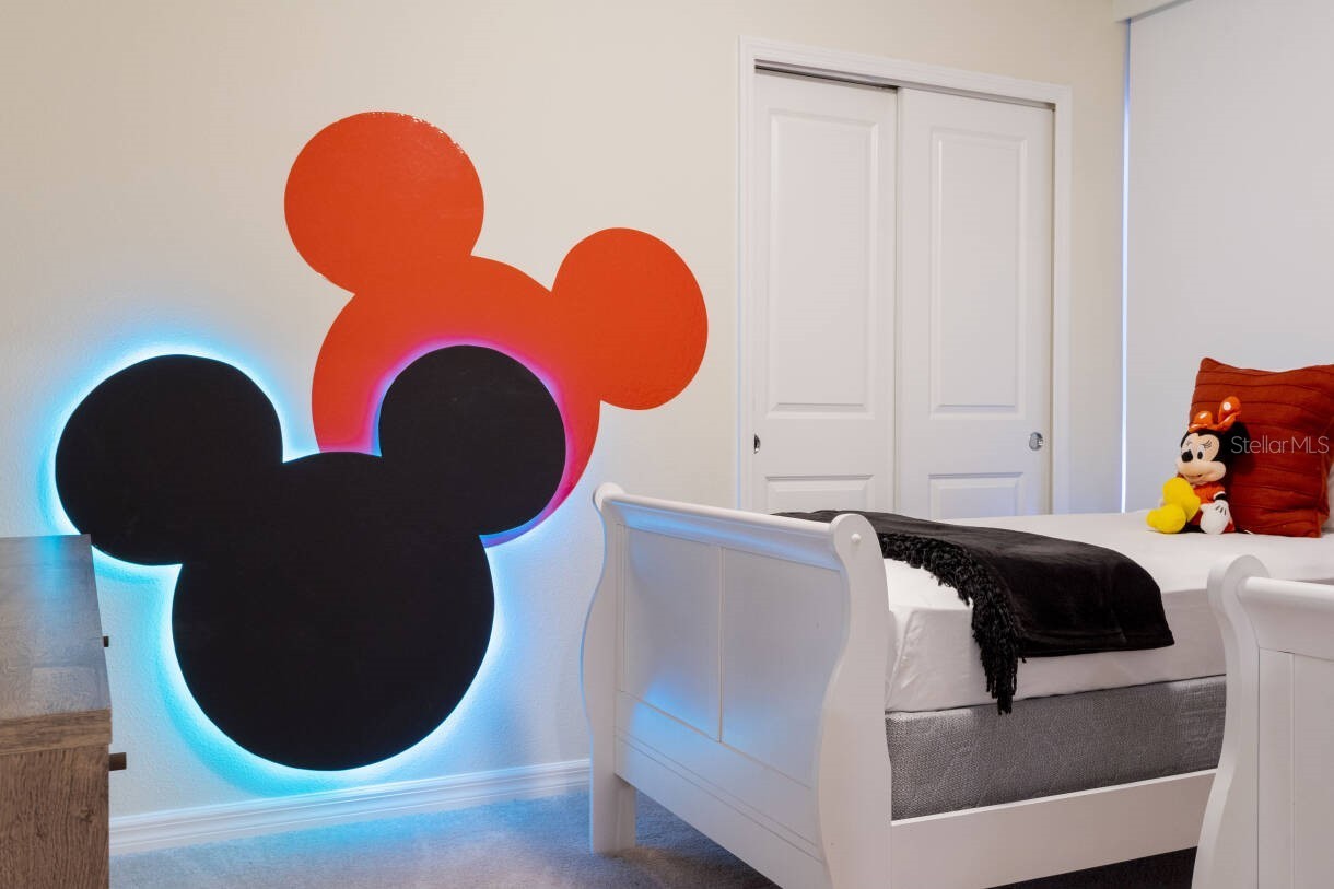 Slide show image of the Orlando Florida Home for Sale 56