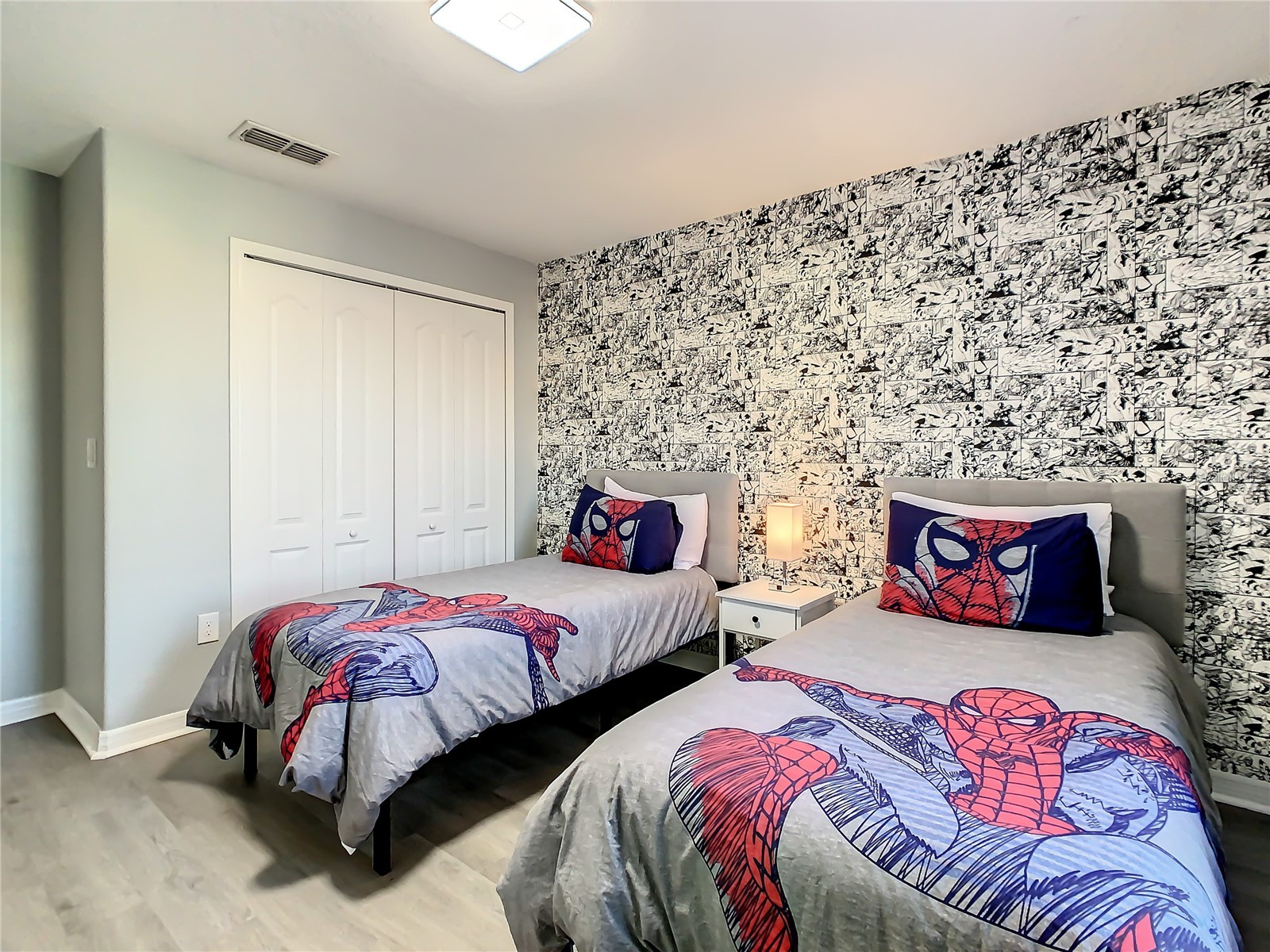 Slide show image of the Orlando Florida Home for Sale 27