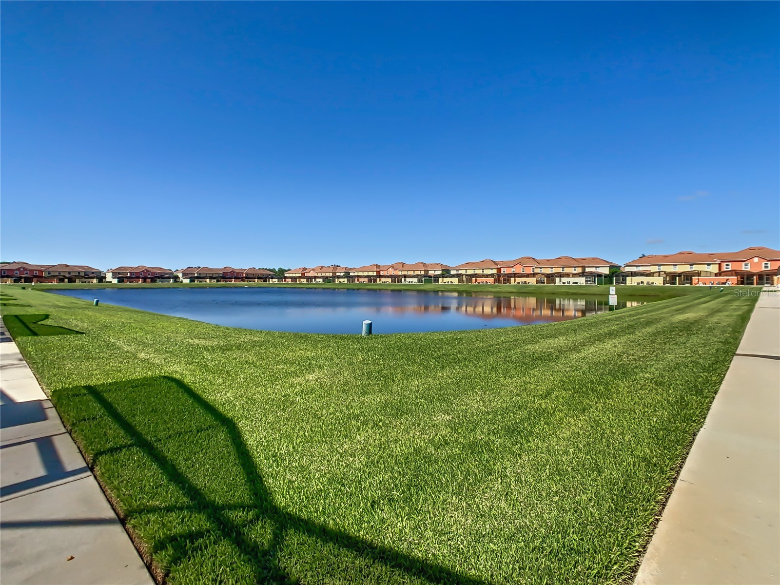 Slide show image of the Orlando Florida Home for Sale 60