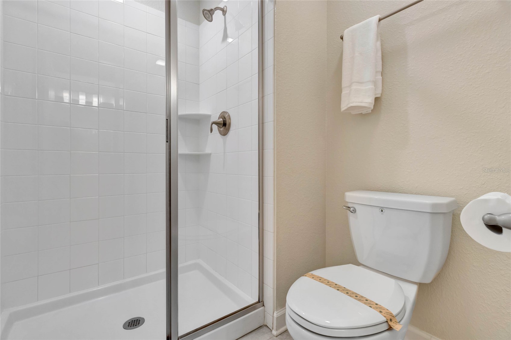 Slide show image of the Orlando Florida Home for Sale 20