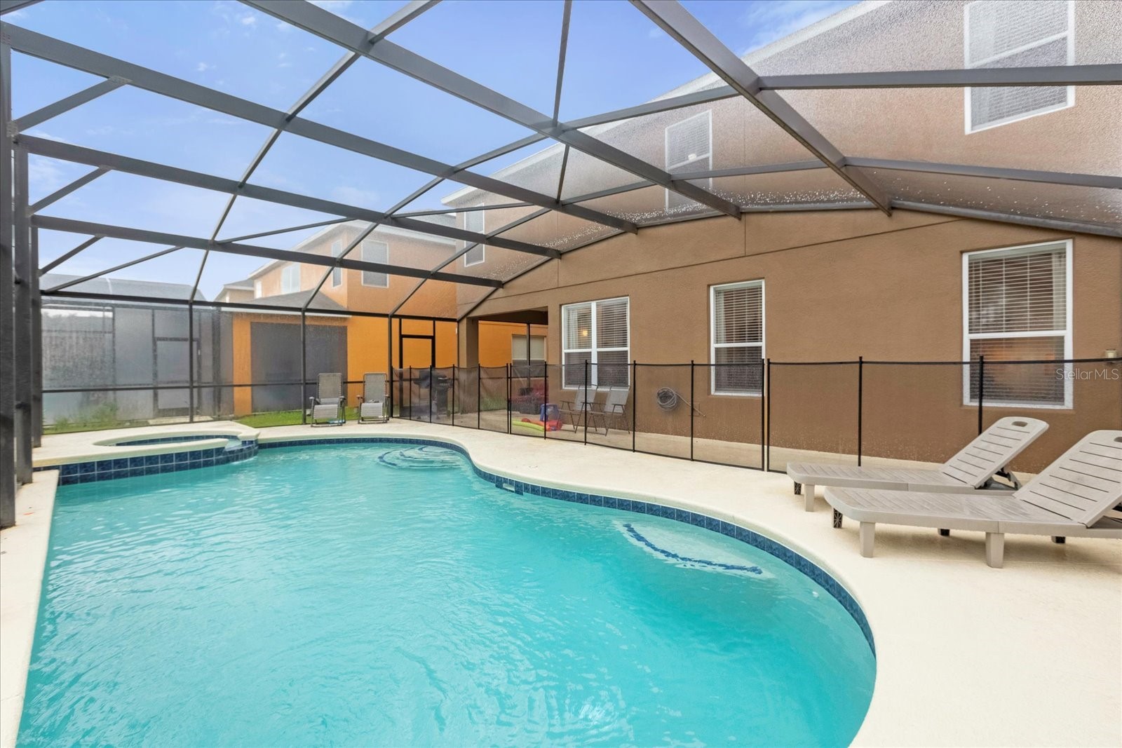 Slide show image of the Orlando Florida Home for Sale 43