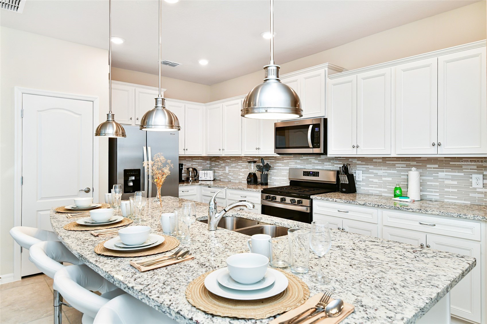 Slide show image of the Orlando Florida Home for Sale 10