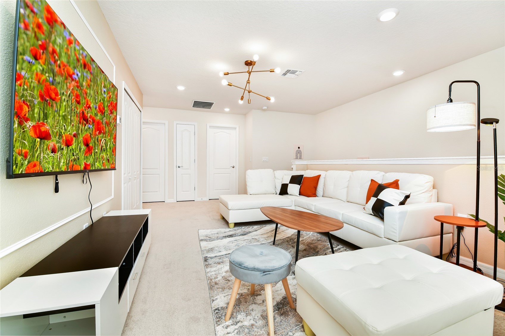 Slide show image of the Orlando Florida Home for Sale 15