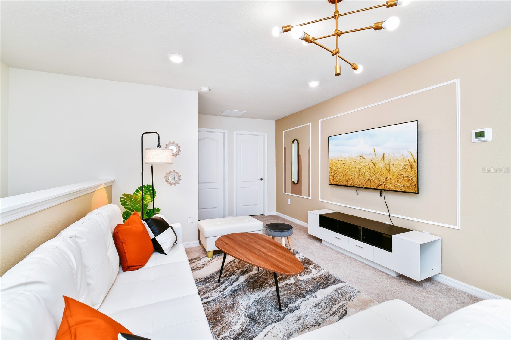 Slide show image of the Orlando Florida Home for Sale 16