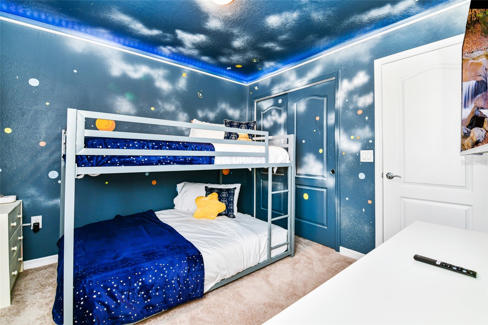 Slide show image of the Orlando Florida Home for Sale 18