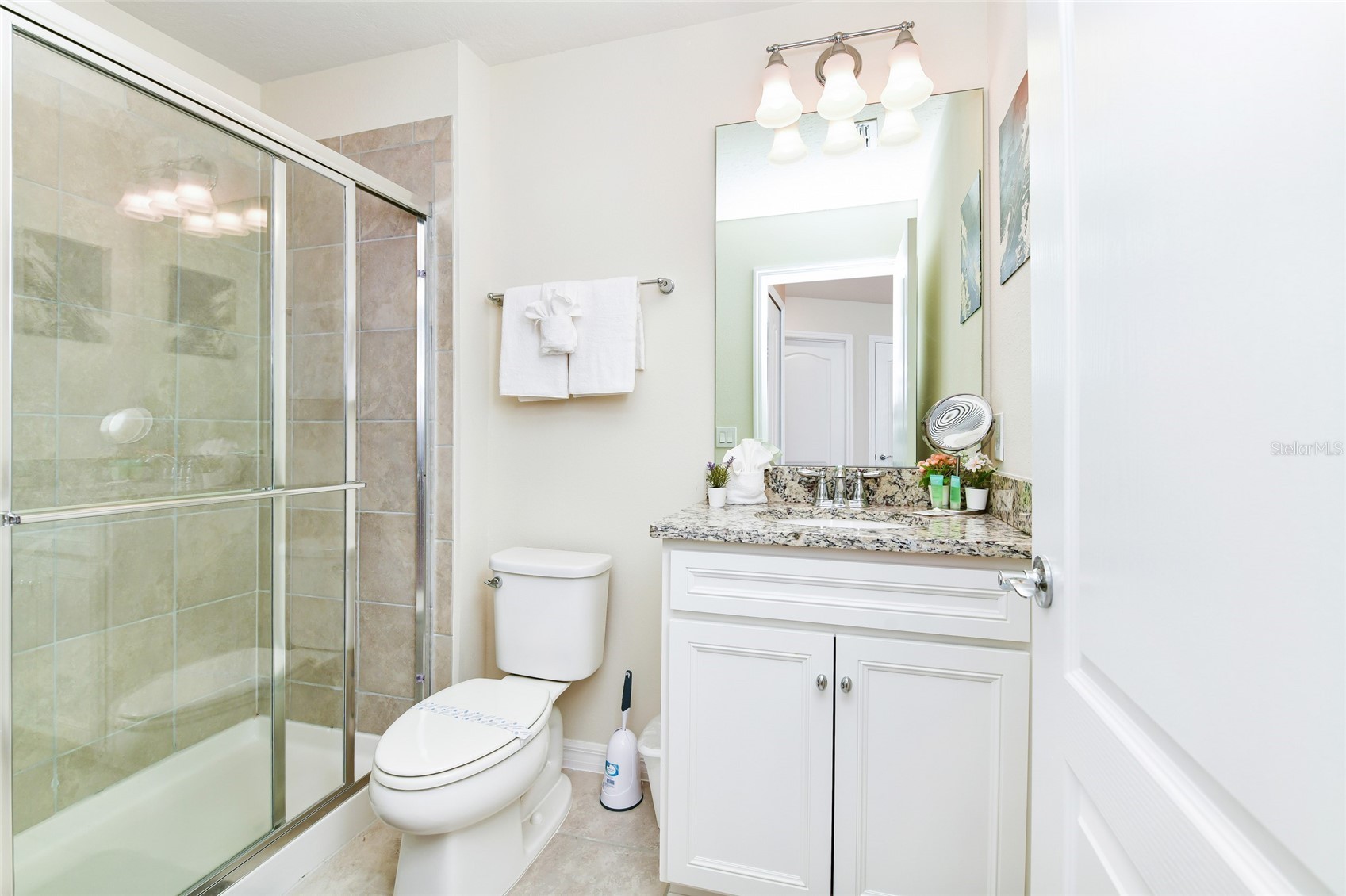 Slide show image of the Orlando Florida Home for Sale 20