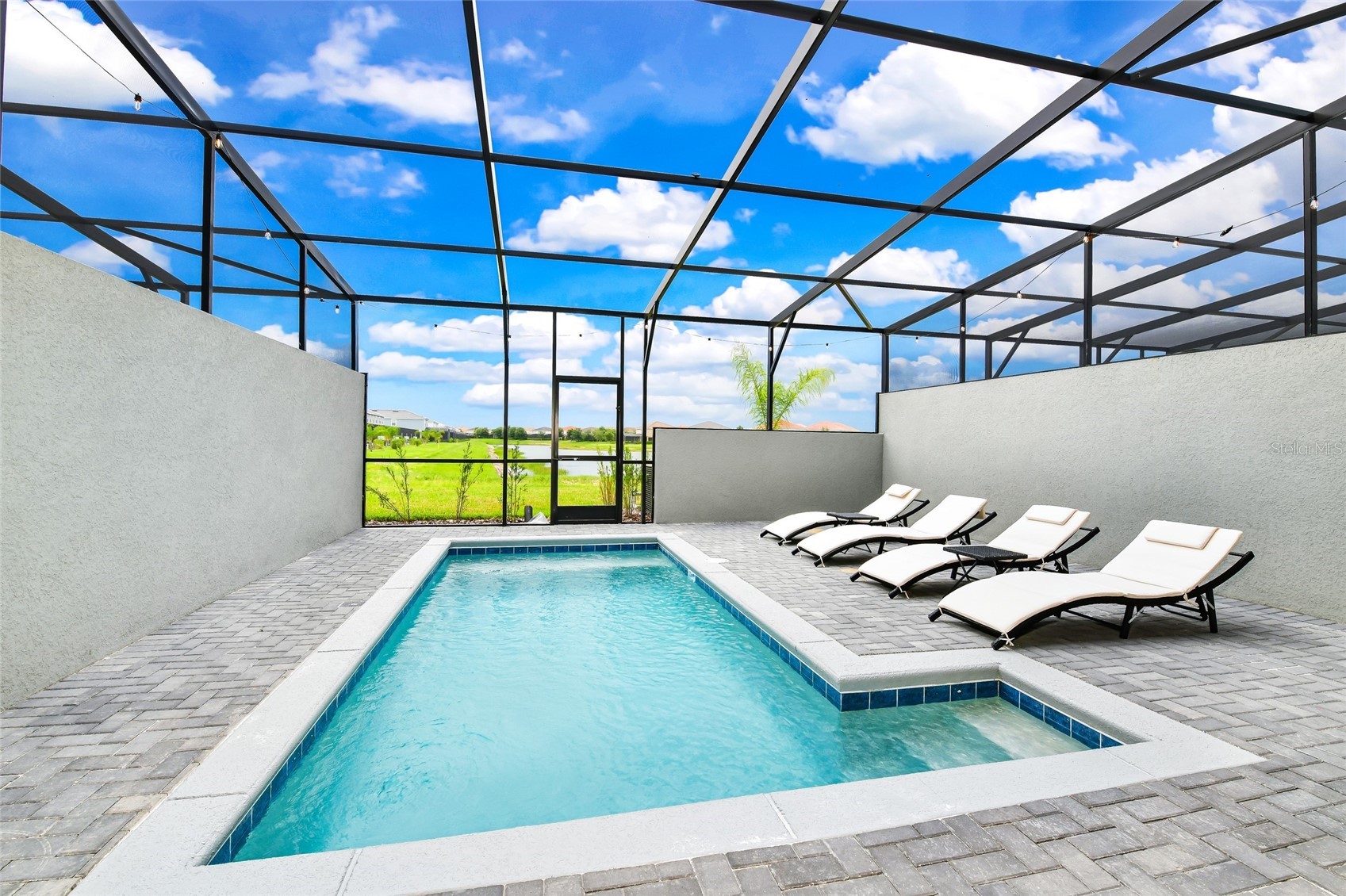 Slide show image of the Orlando Florida Home for Sale 26
