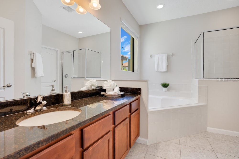 Slide show image of the Orlando Florida Home for Sale 20