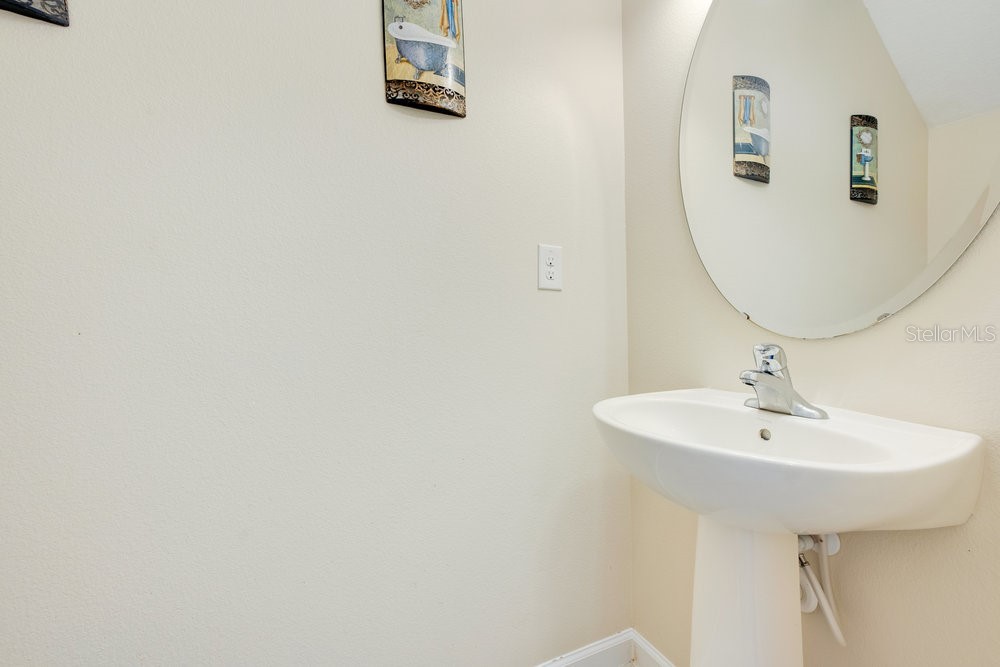 Slide show image of the Orlando Florida Home for Sale 22