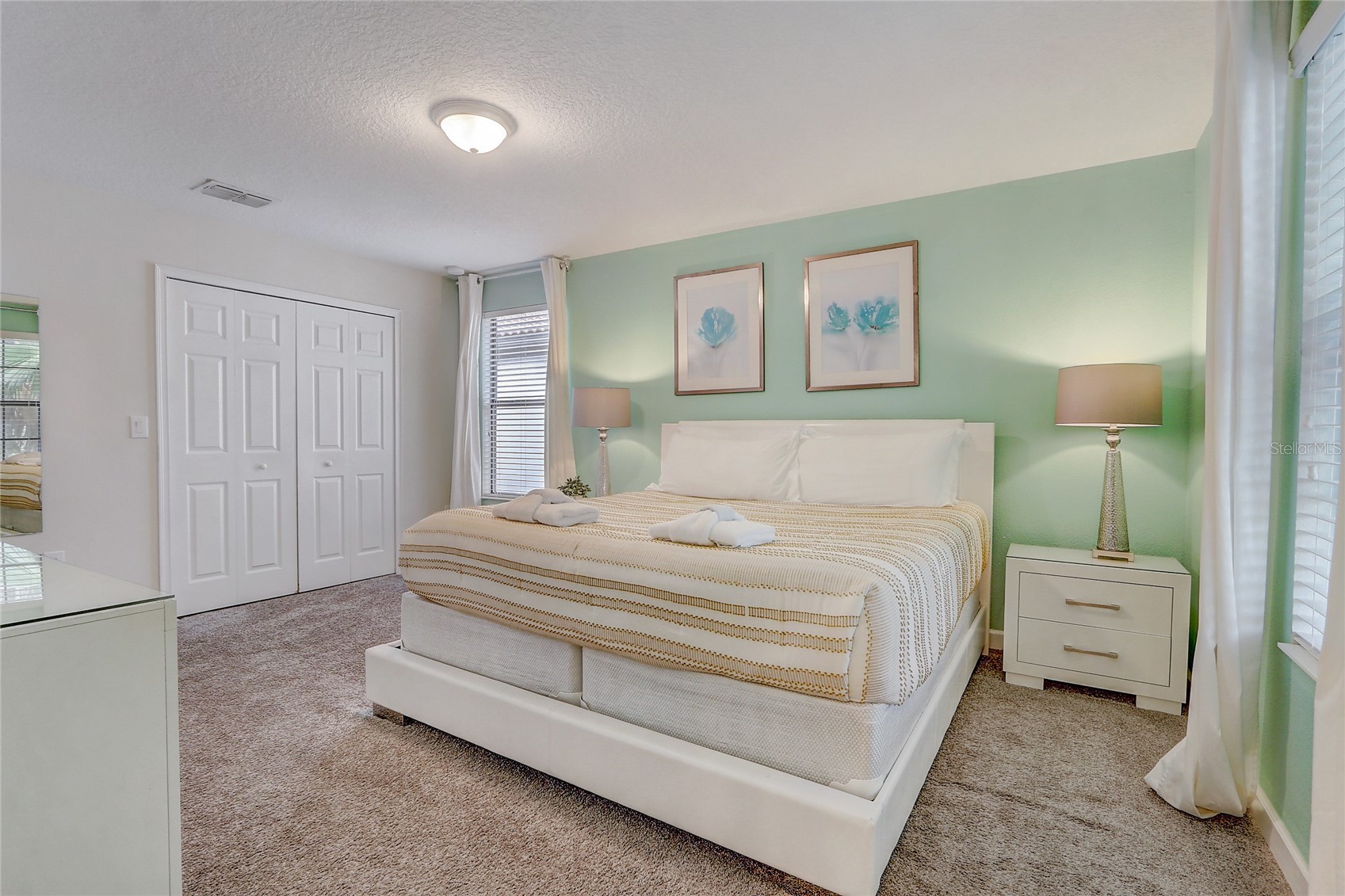 Slide show image of the Orlando Florida Home for Sale 27