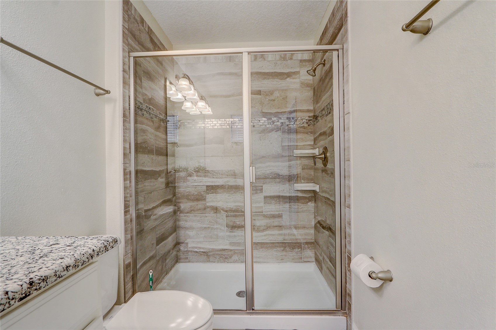 Slide show image of the Orlando Florida Home for Sale 29