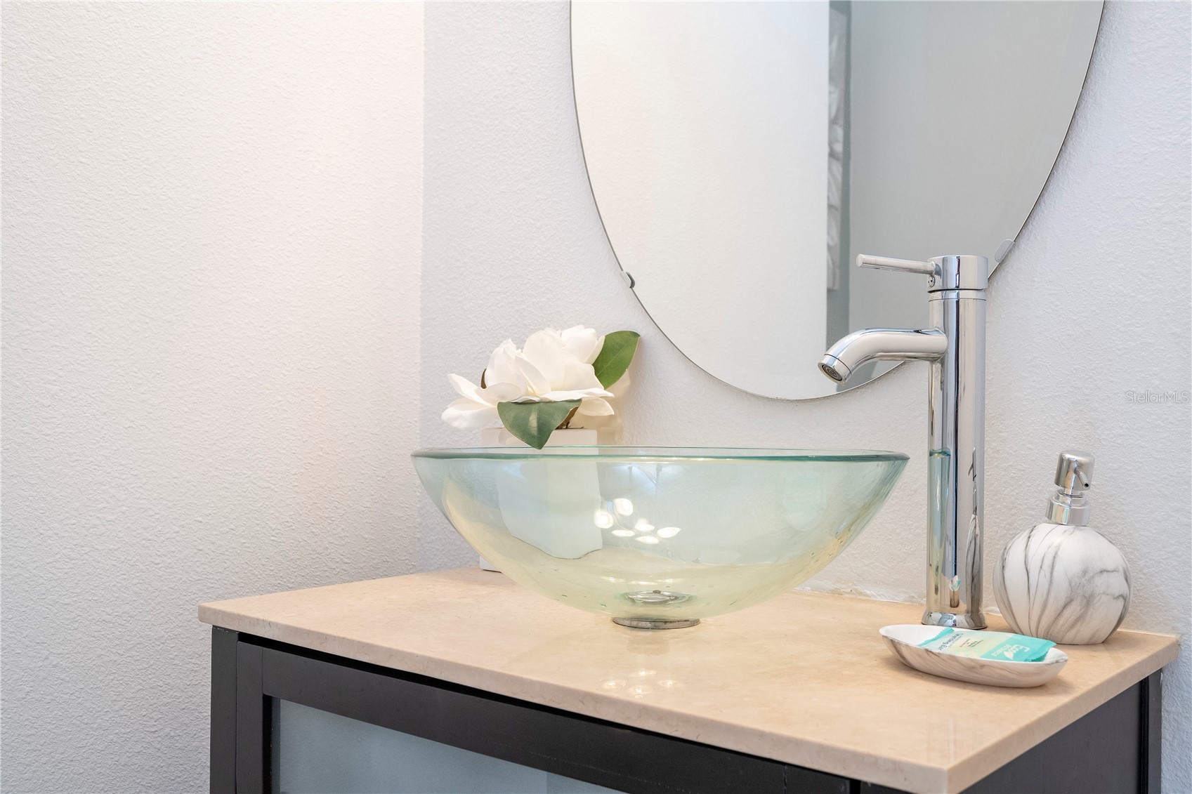 Slide show image of the Orlando Florida Home for Sale 13