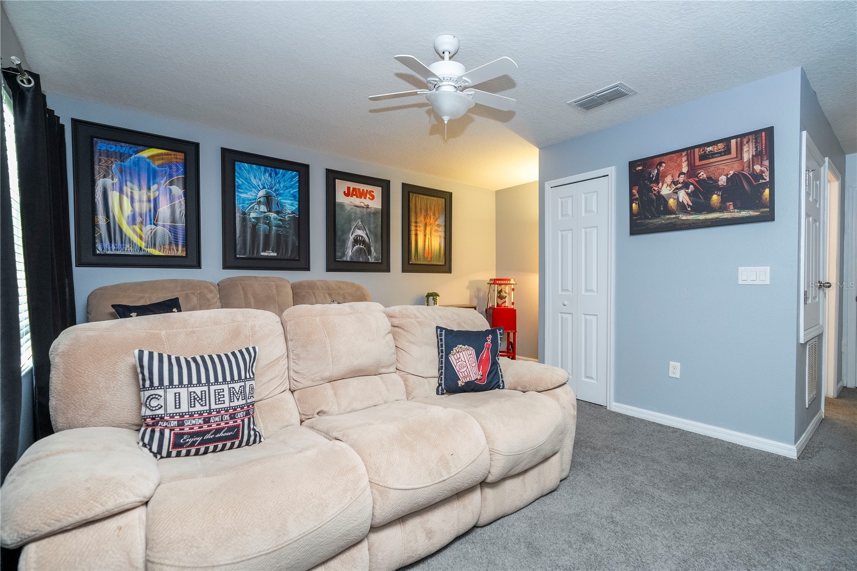 Slide show image of the Orlando Florida Home for Sale 34