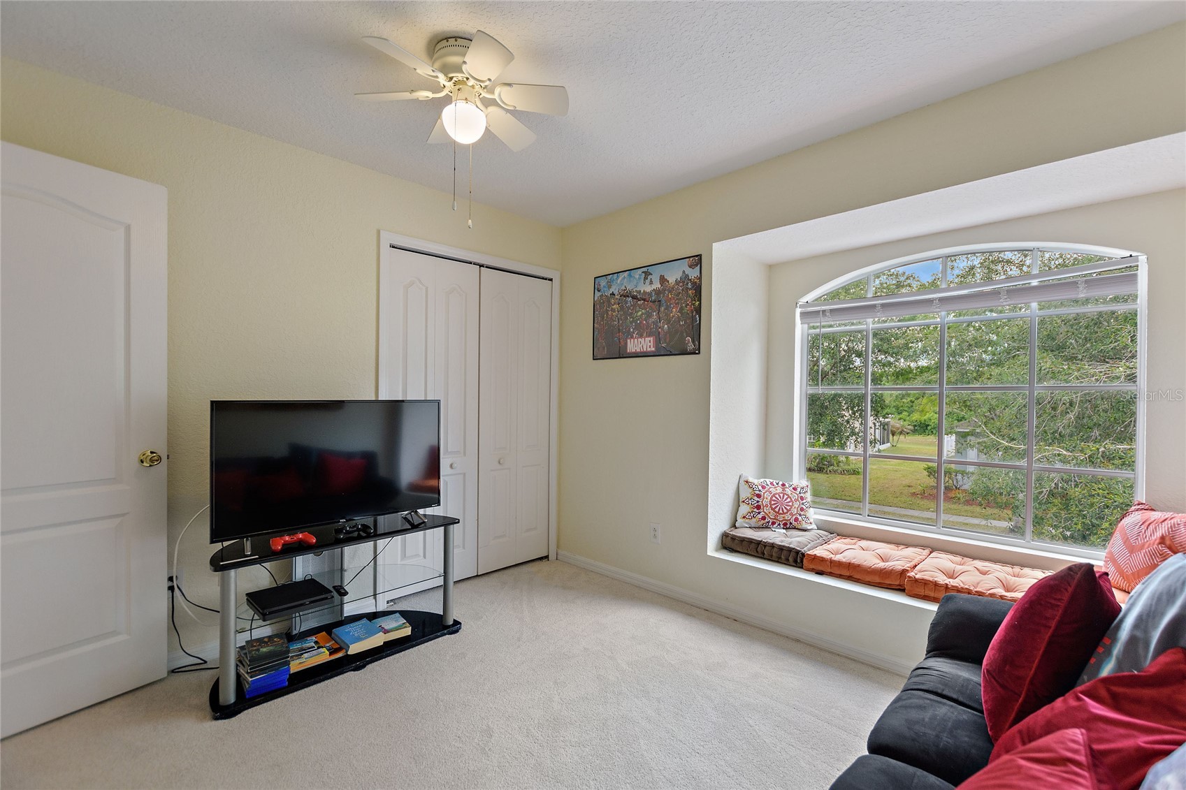 Slide show image of the Orlando Florida Home for Sale 37