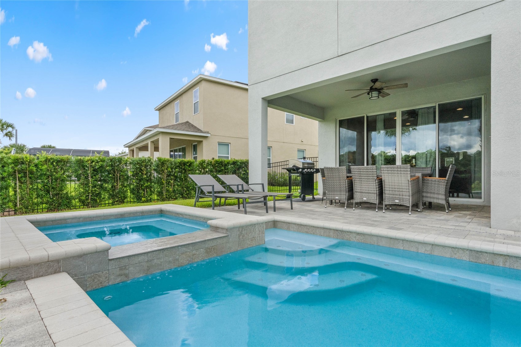 Slide show image of the Orlando Florida Home for Sale 40